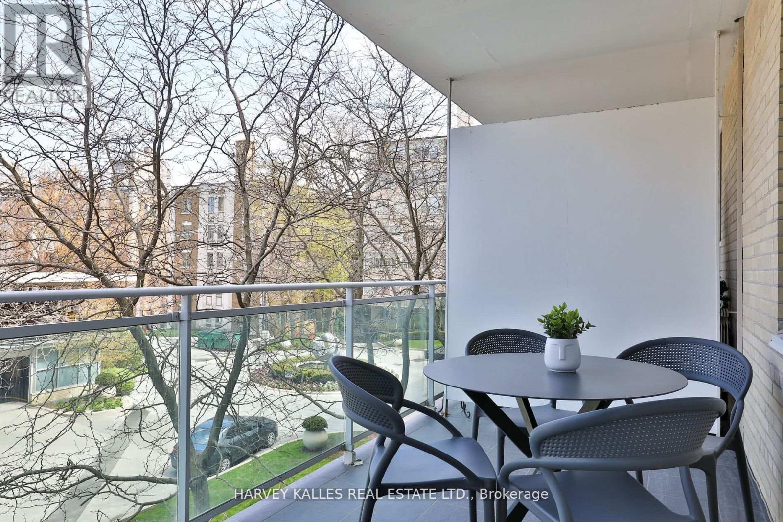 Photo 37 of 306 1 Benvenuto Place, Toronto ON