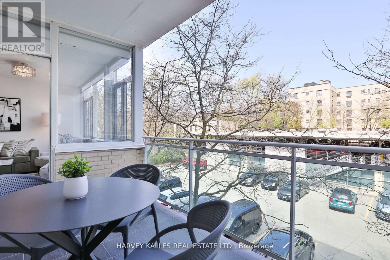 Photo 45 of 306 1 Benvenuto Place, Toronto ON