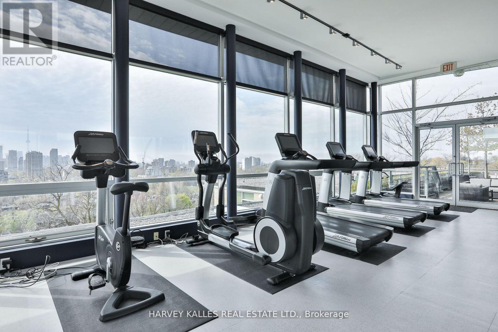 Photo 10 of 306 1 Benvenuto Place, Toronto ON