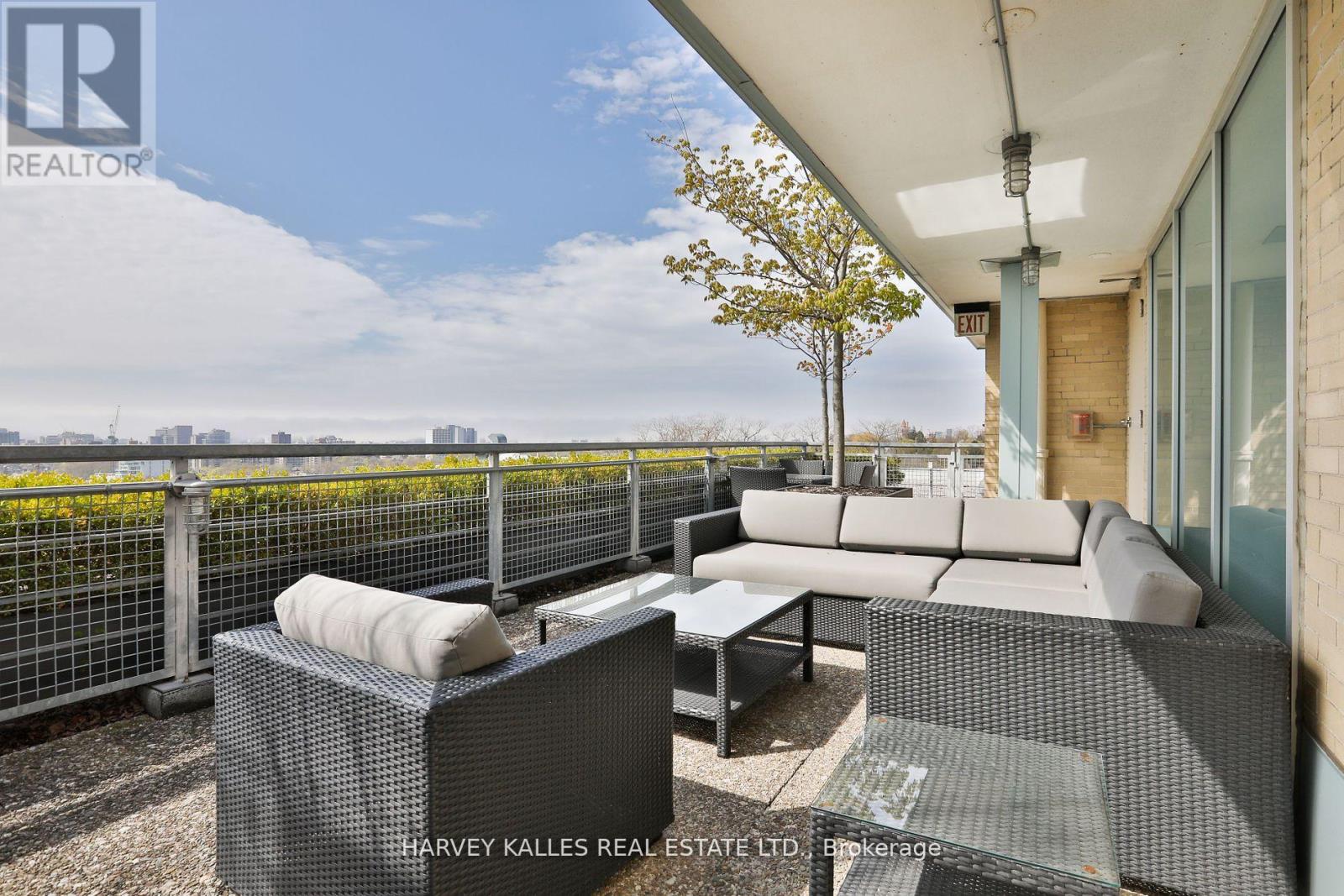 Photo 22 of 306 1 Benvenuto Place, Toronto ON