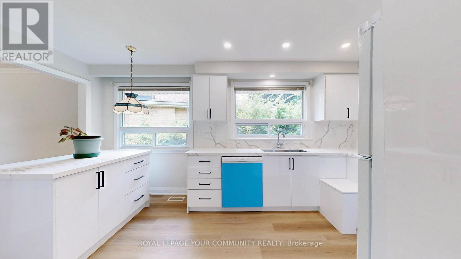 Photo 14 of 39 Silverview Drive, Toronto ON