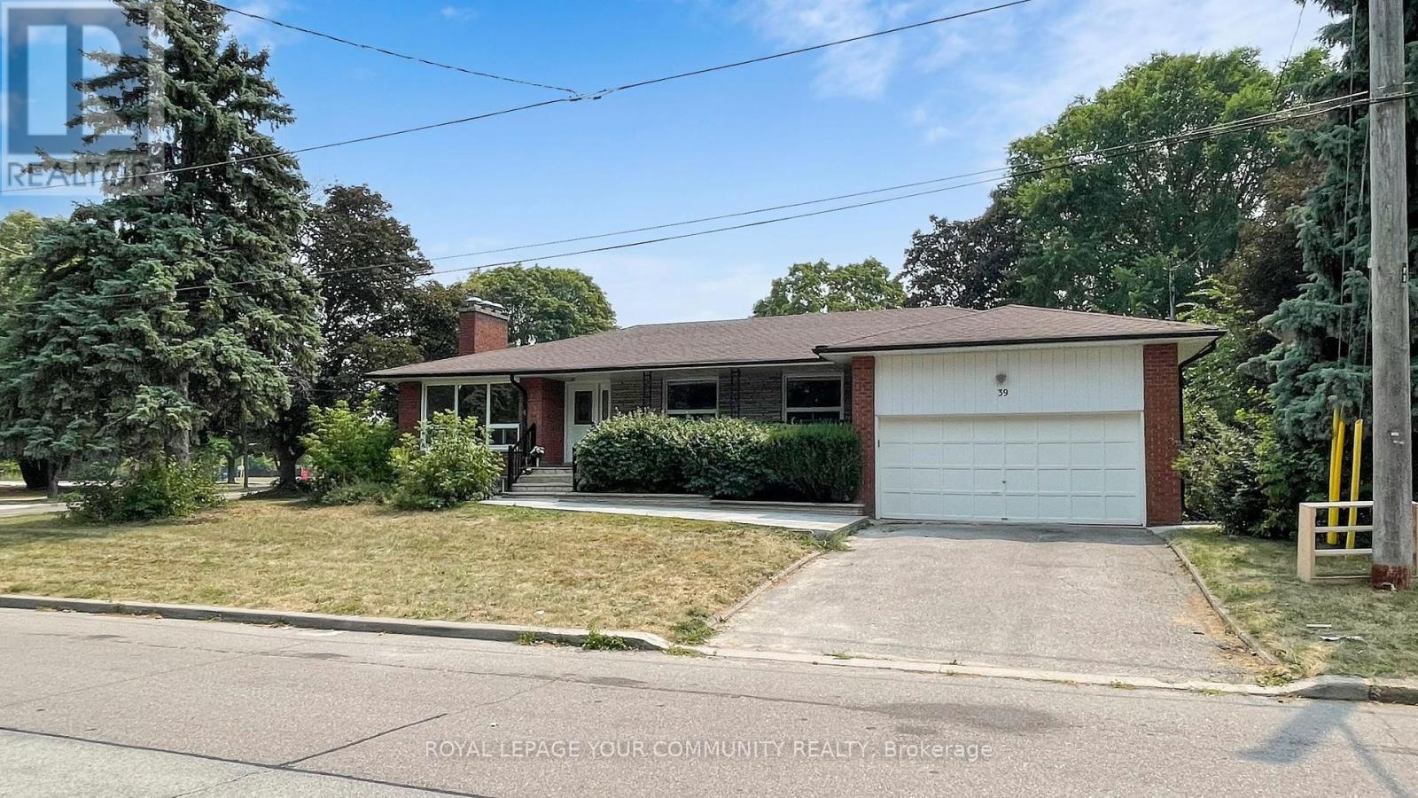 Photo 2 of 39 Silverview Drive, Toronto ON