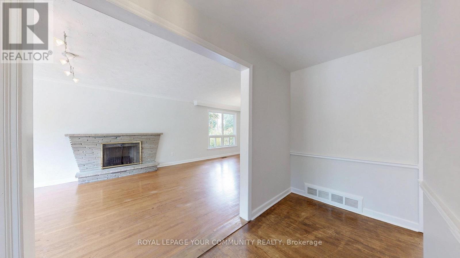 Photo 28 of 39 Silverview Drive, Toronto ON