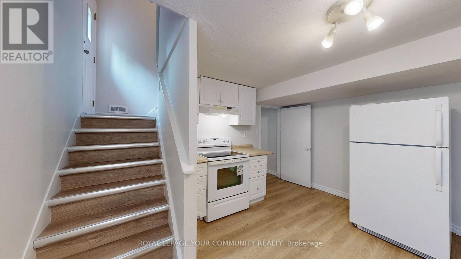 Photo 30 of 39 Silverview Drive, Toronto ON