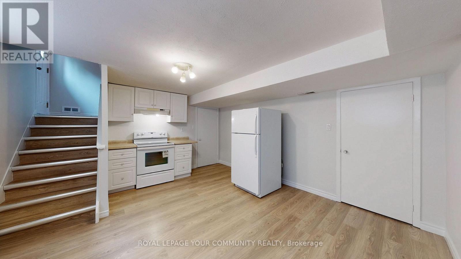 Photo 35 of 39 Silverview Drive, Toronto ON