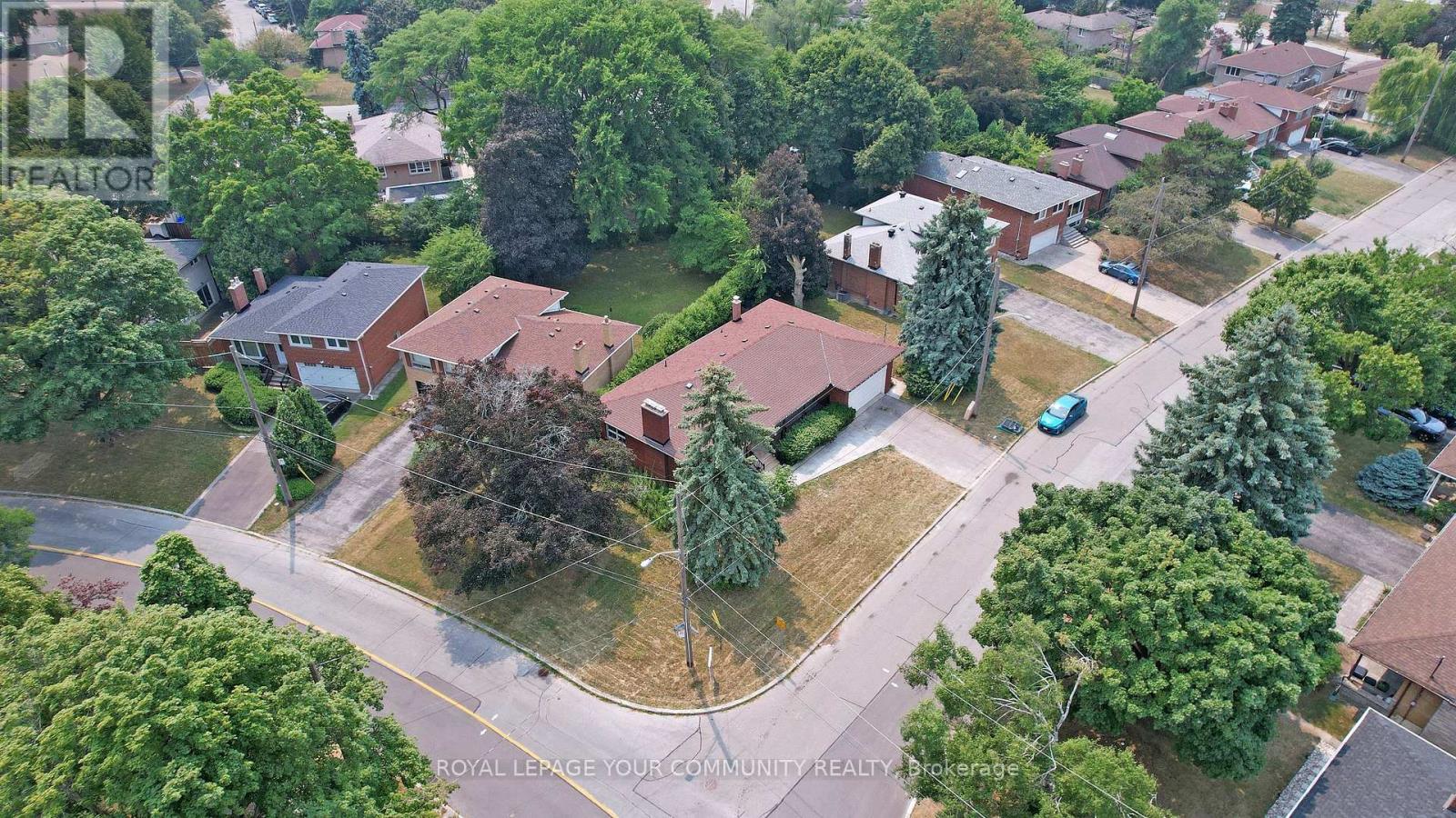 Photo 48 of 39 Silverview Drive, Toronto ON