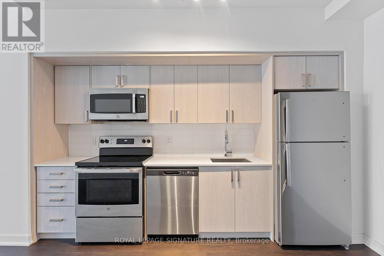 Photo 39 of 104 1 Cardiff Road, Toronto ON