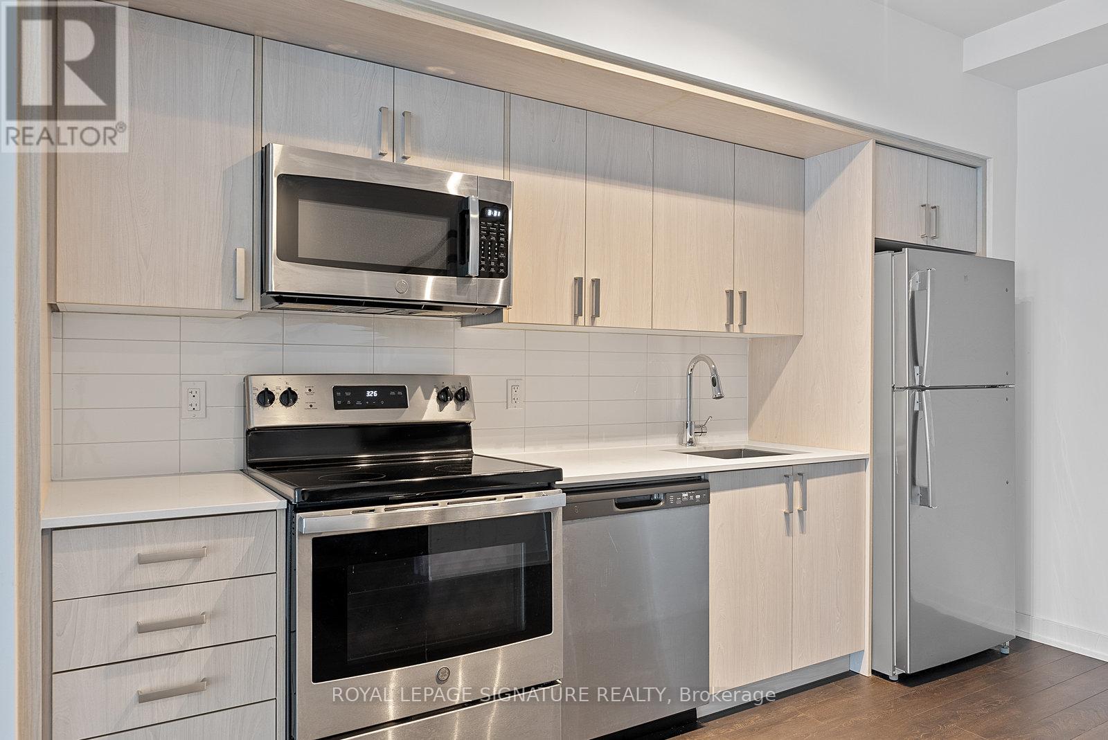 Photo 26 of 104 1 Cardiff Road, Toronto ON