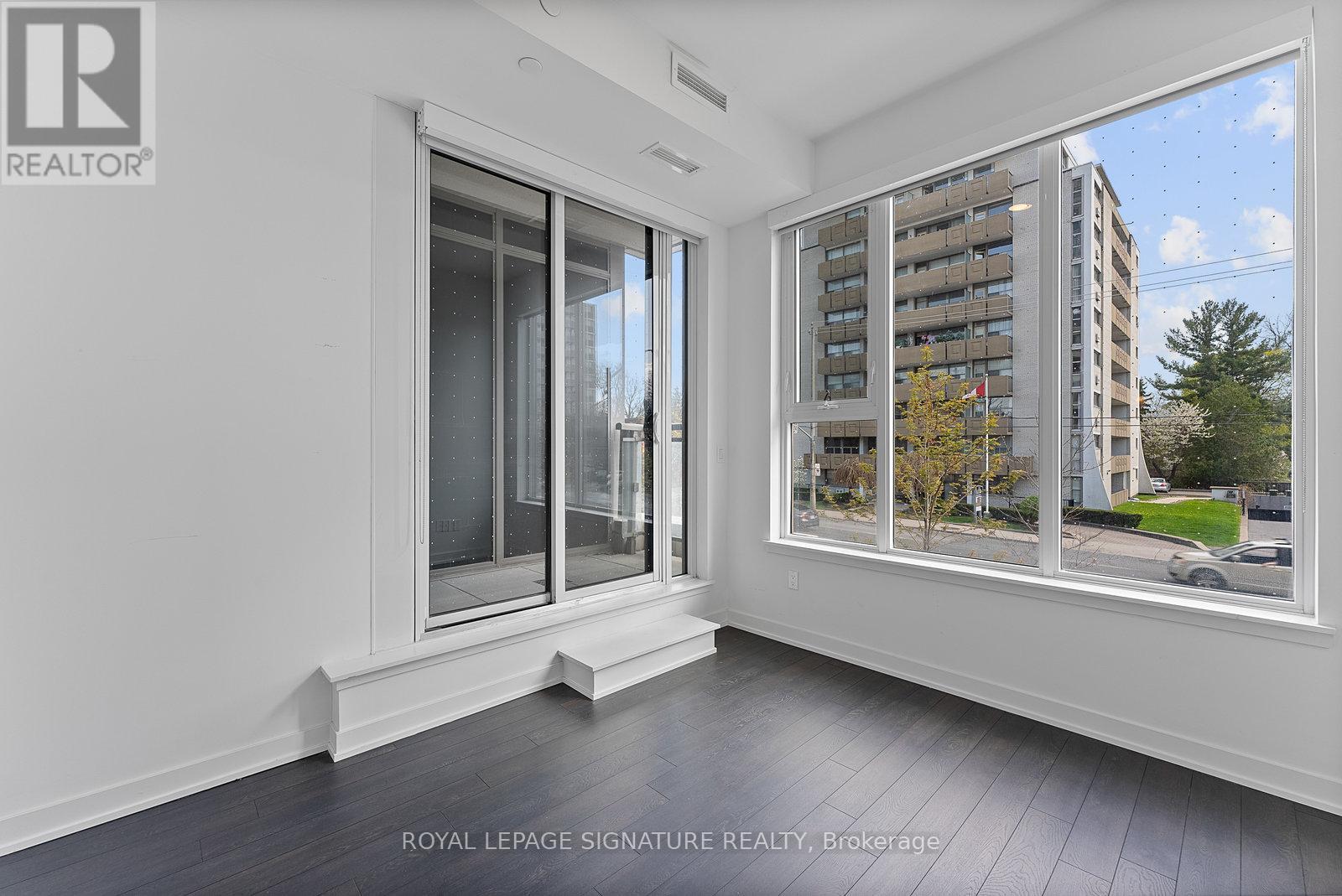 Photo 24 of 104 1 Cardiff Road, Toronto ON