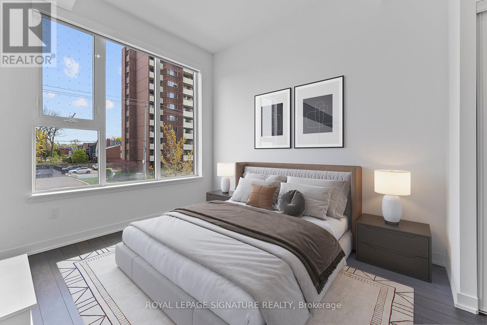 Photo 3 of 104 1 Cardiff Road, Toronto ON