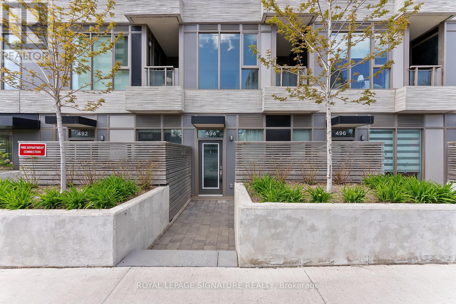 Photo 1 of 104 1 Cardiff Road, Toronto ON