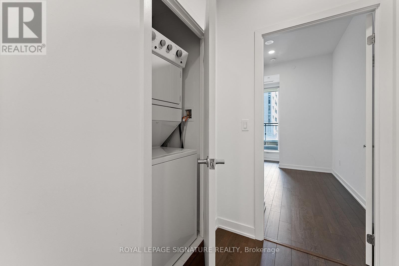 Photo 8 of 104 1 Cardiff Road, Toronto ON
