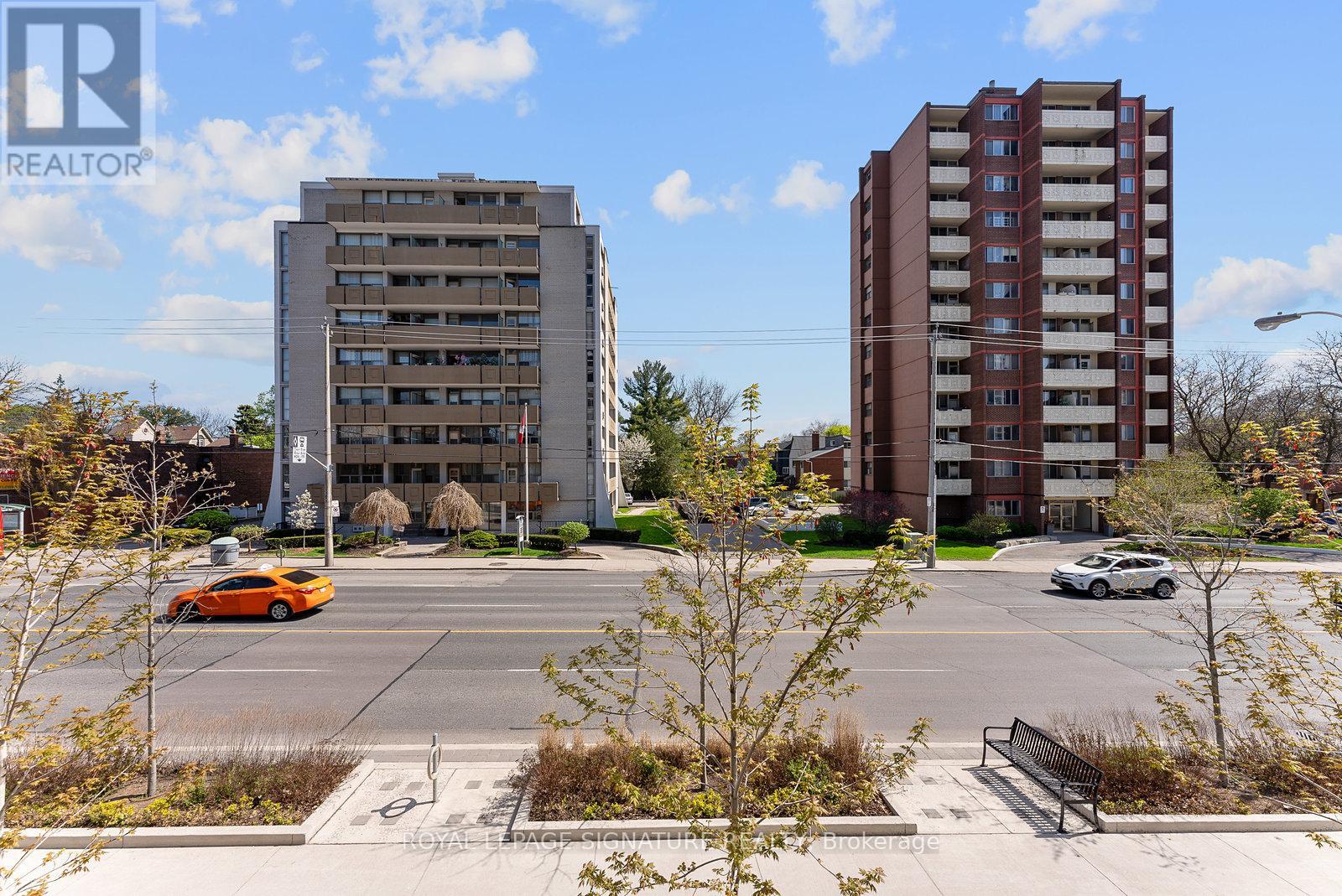 Photo 12 of 104 1 Cardiff Road, Toronto ON