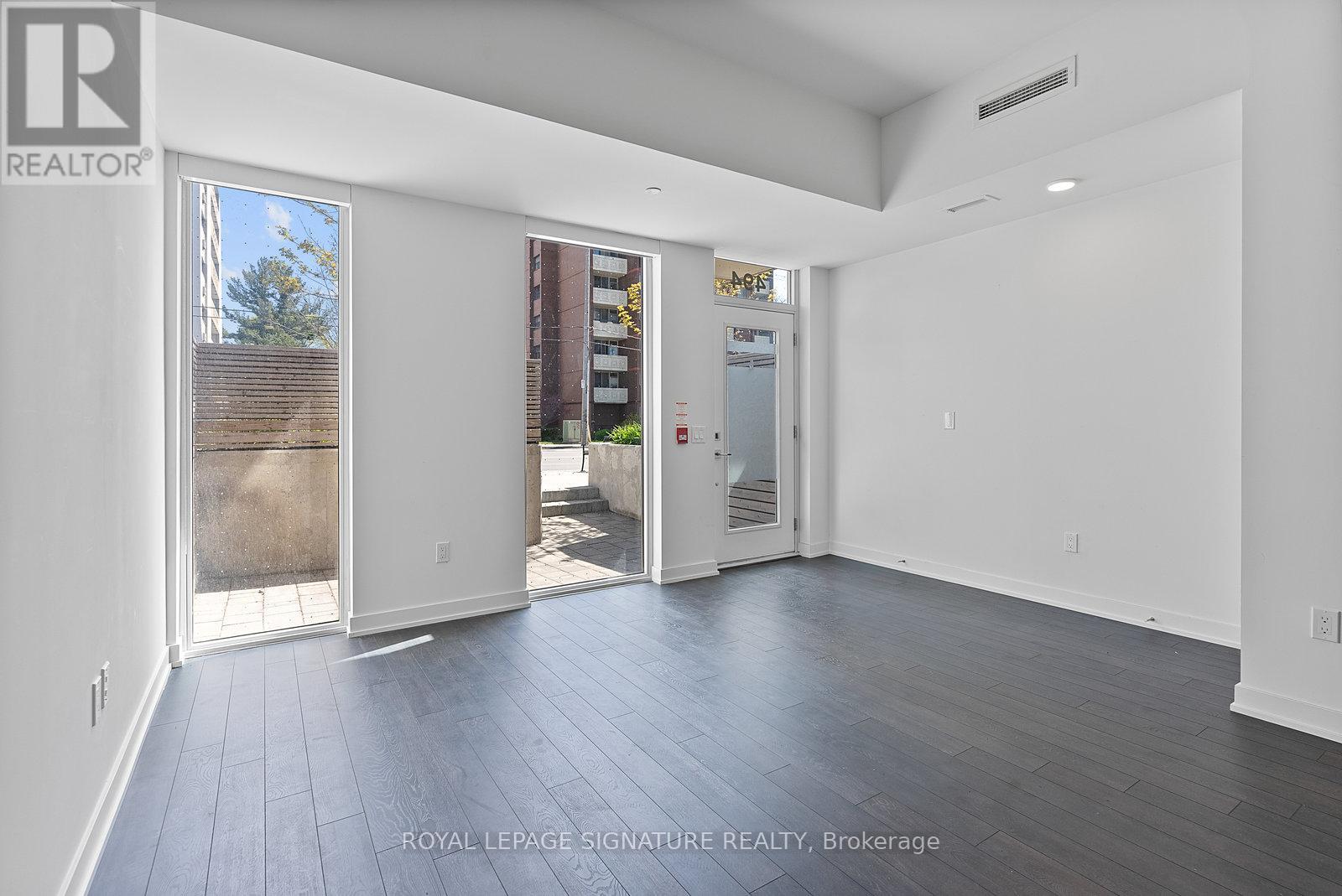 Photo 25 of 104 1 Cardiff Road, Toronto ON
