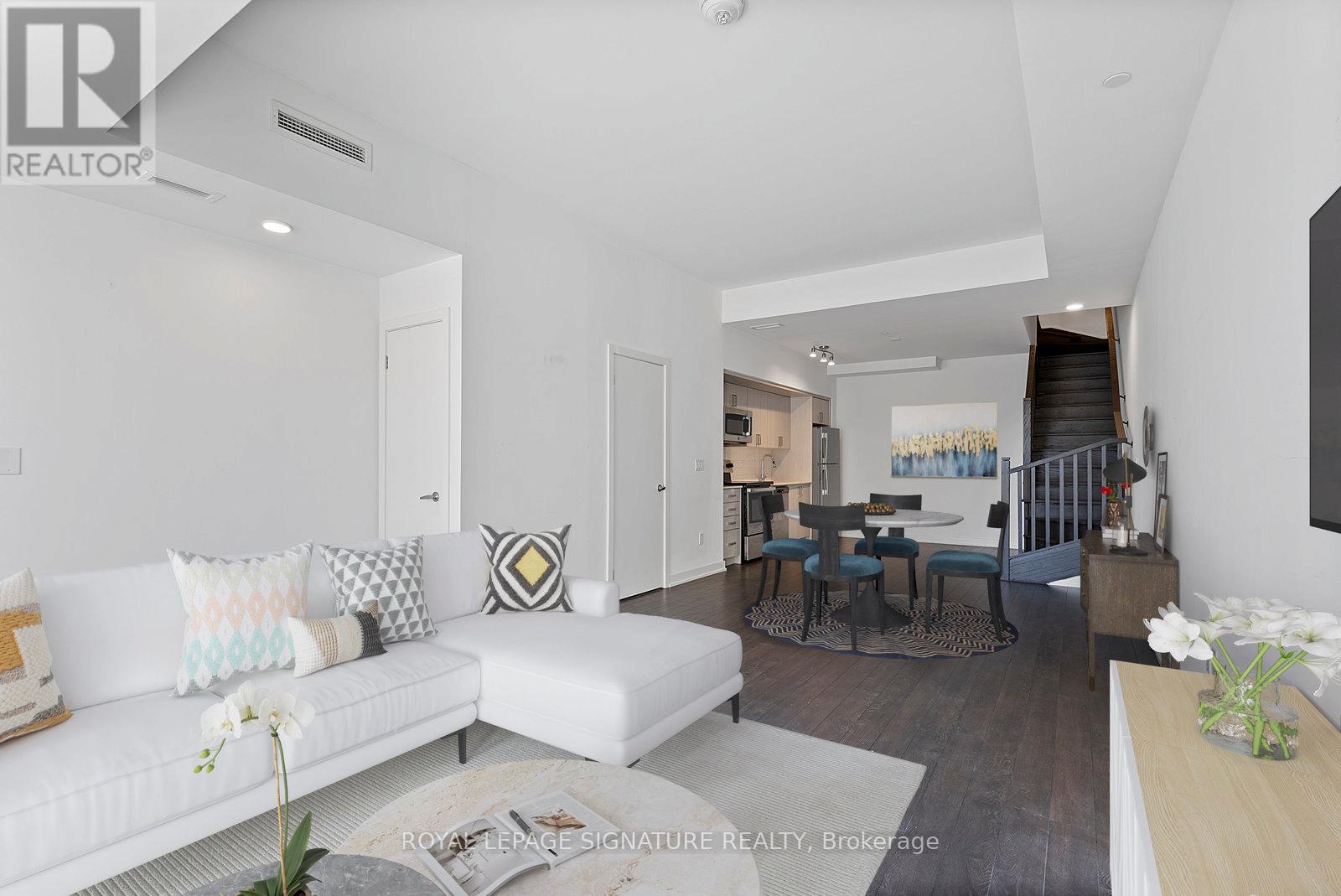 Photo 7 of 104 1 Cardiff Road, Toronto ON