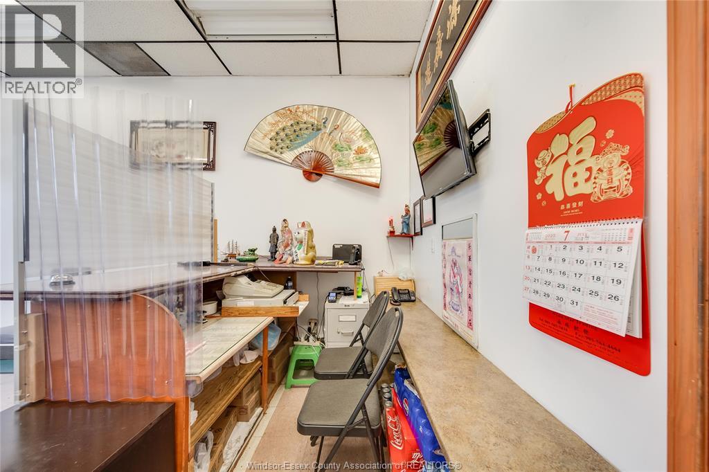 Photo 10 of 3041 Dougall Avenue Unit 6, Windsor ON