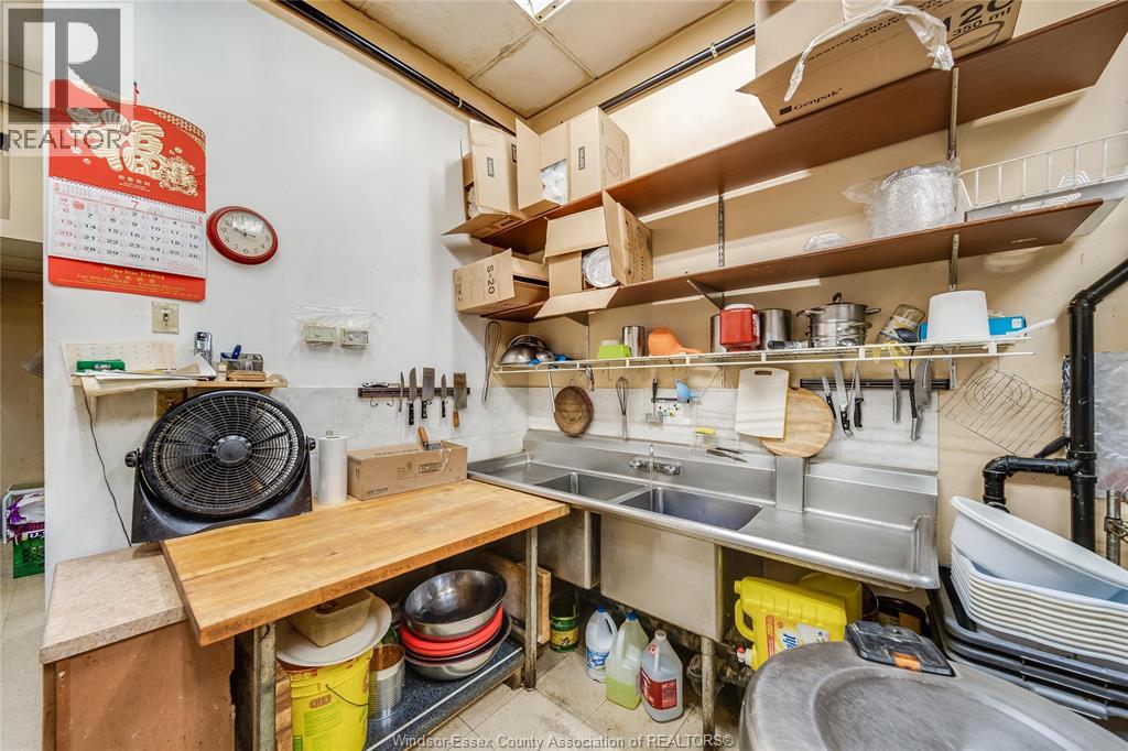 Photo 19 of 3041 Dougall Avenue Unit 6, Windsor ON