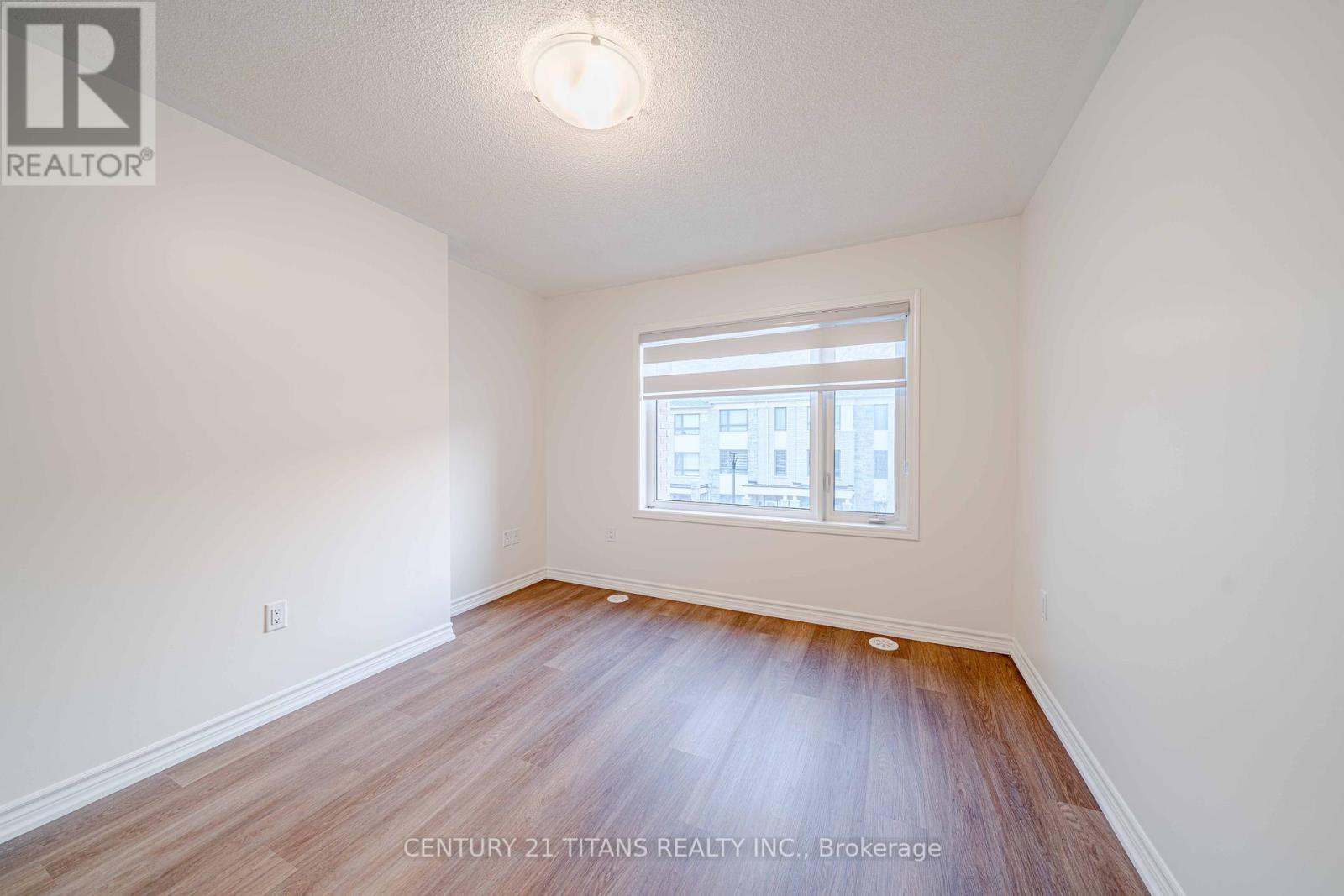 Photo 1 of 3321 Thunderbird Promenade, Pickering ON