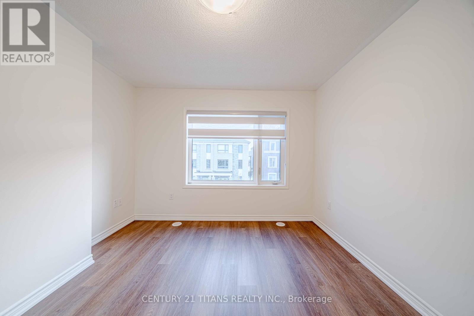 Photo 14 of 3321 Thunderbird Promenade, Pickering ON