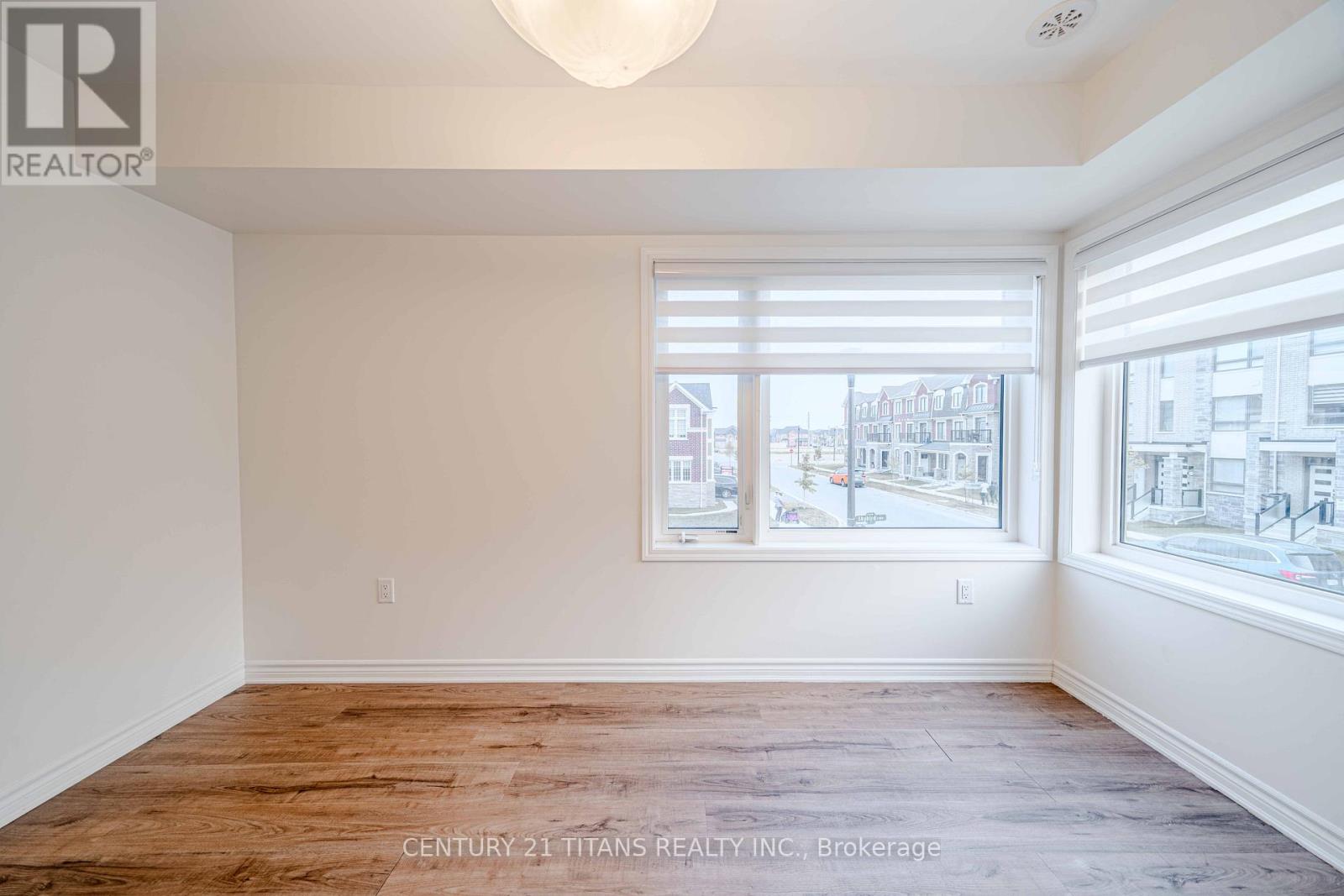 Photo 15 of 3321 Thunderbird Promenade, Pickering ON