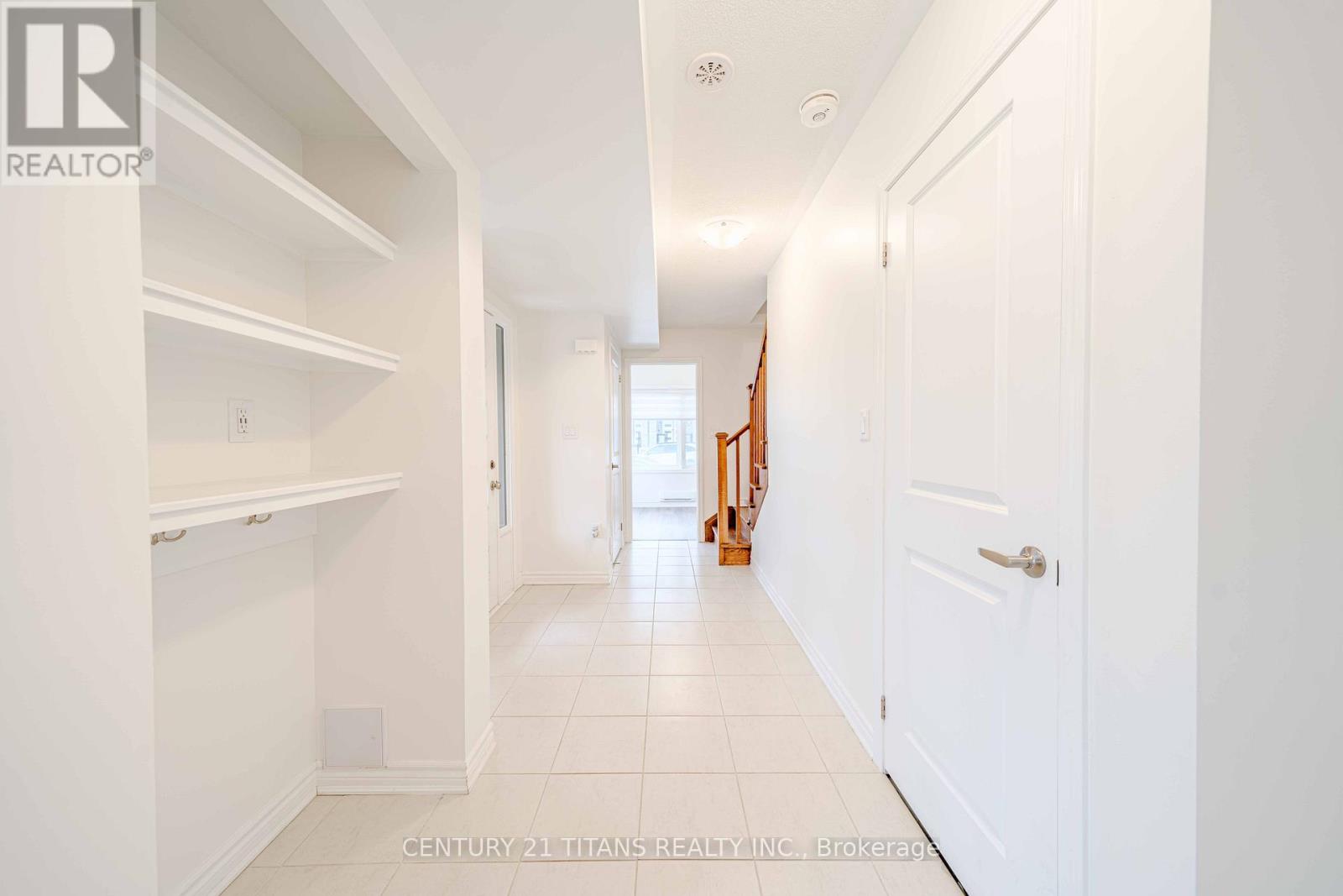 Photo 7 of 3321 Thunderbird Promenade, Pickering ON