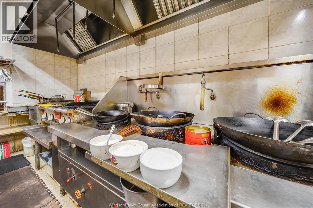 Photo 28 of 3041 Dougall Avenue Unit 6, Windsor ON