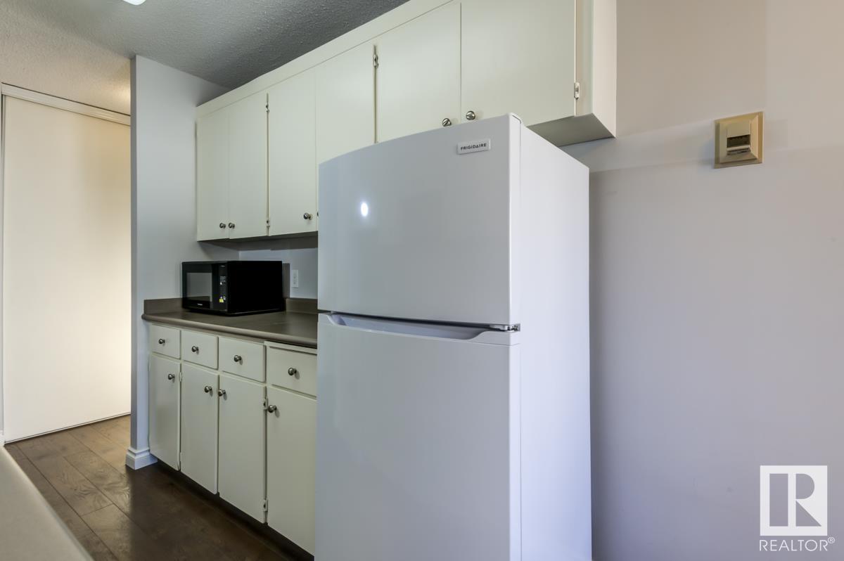 Photo 2 of 1101 9725 106 St Nw, Edmonton AB