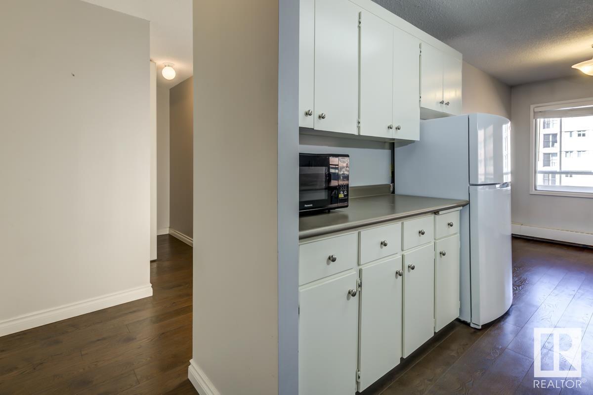 Photo 8 of 1101 9725 106 St Nw, Edmonton AB
