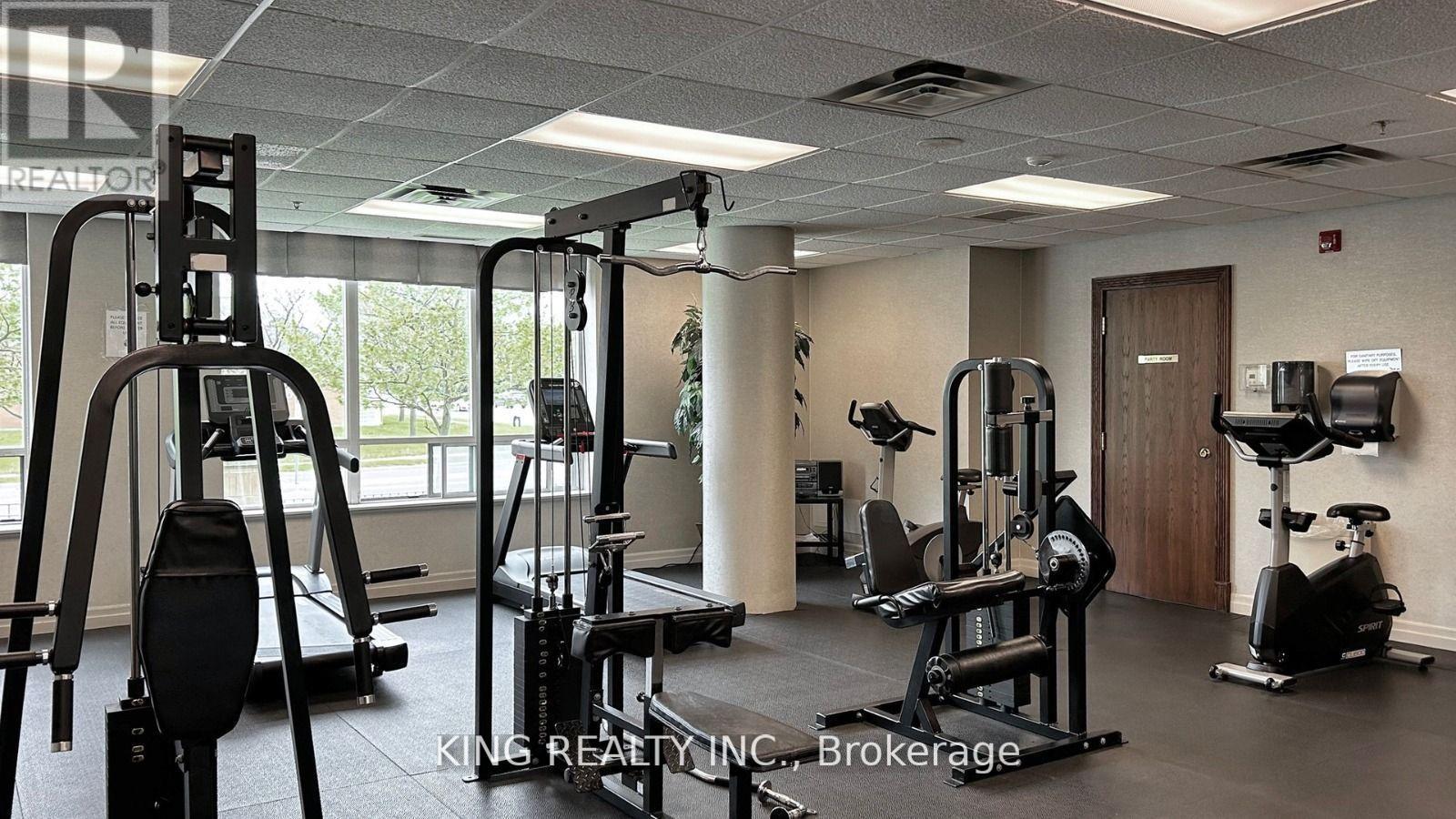 Photo 9 of 901 23 Oneida Crescent, Richmond Hill ON