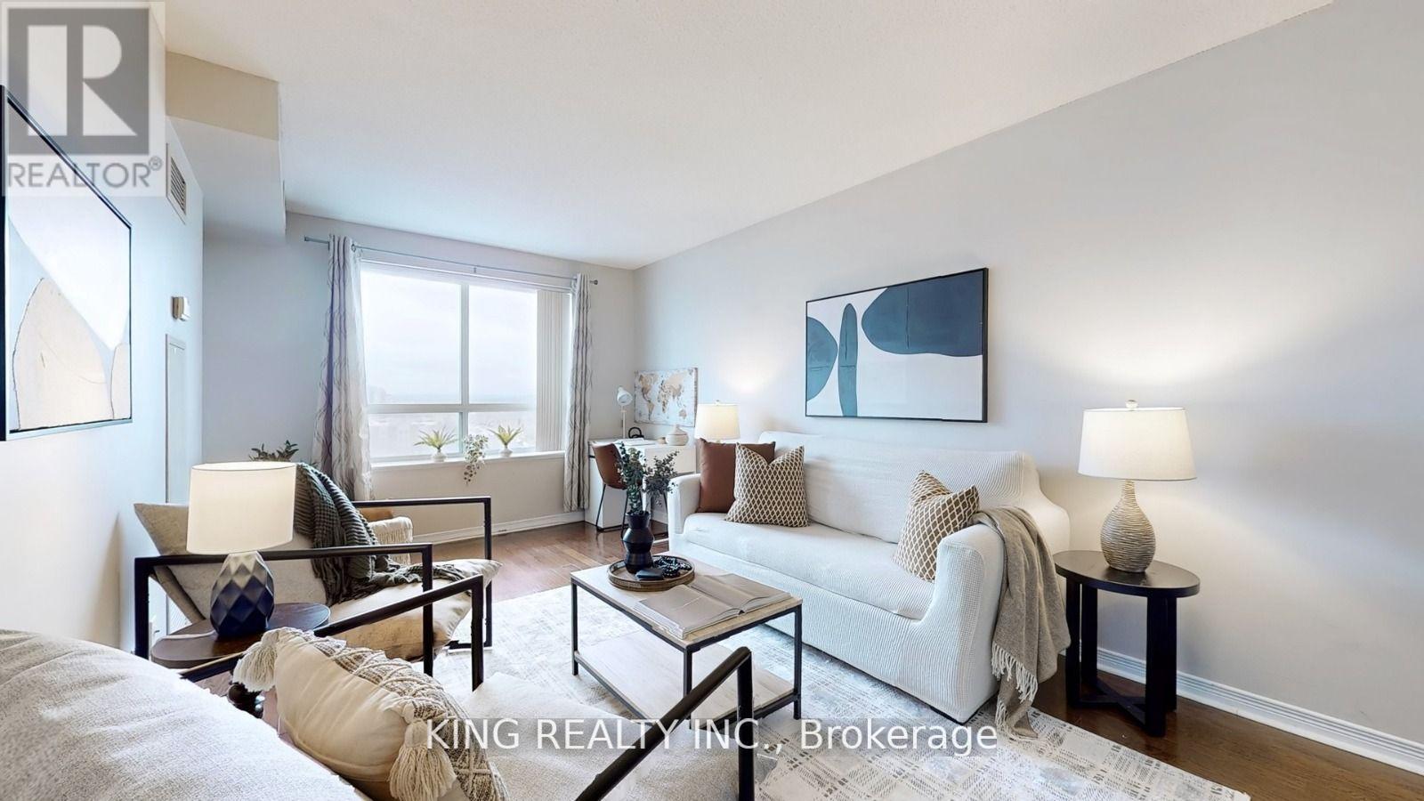 Photo 1 of 901 23 Oneida Crescent, Richmond Hill ON