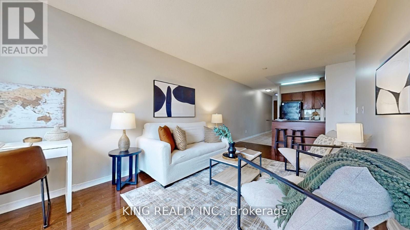 Photo 11 of 901 23 Oneida Crescent, Richmond Hill ON