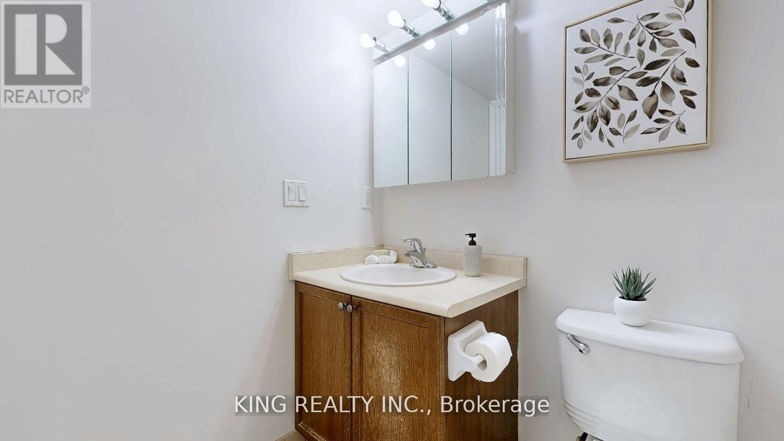 Photo 30 of 901 23 Oneida Crescent, Richmond Hill ON