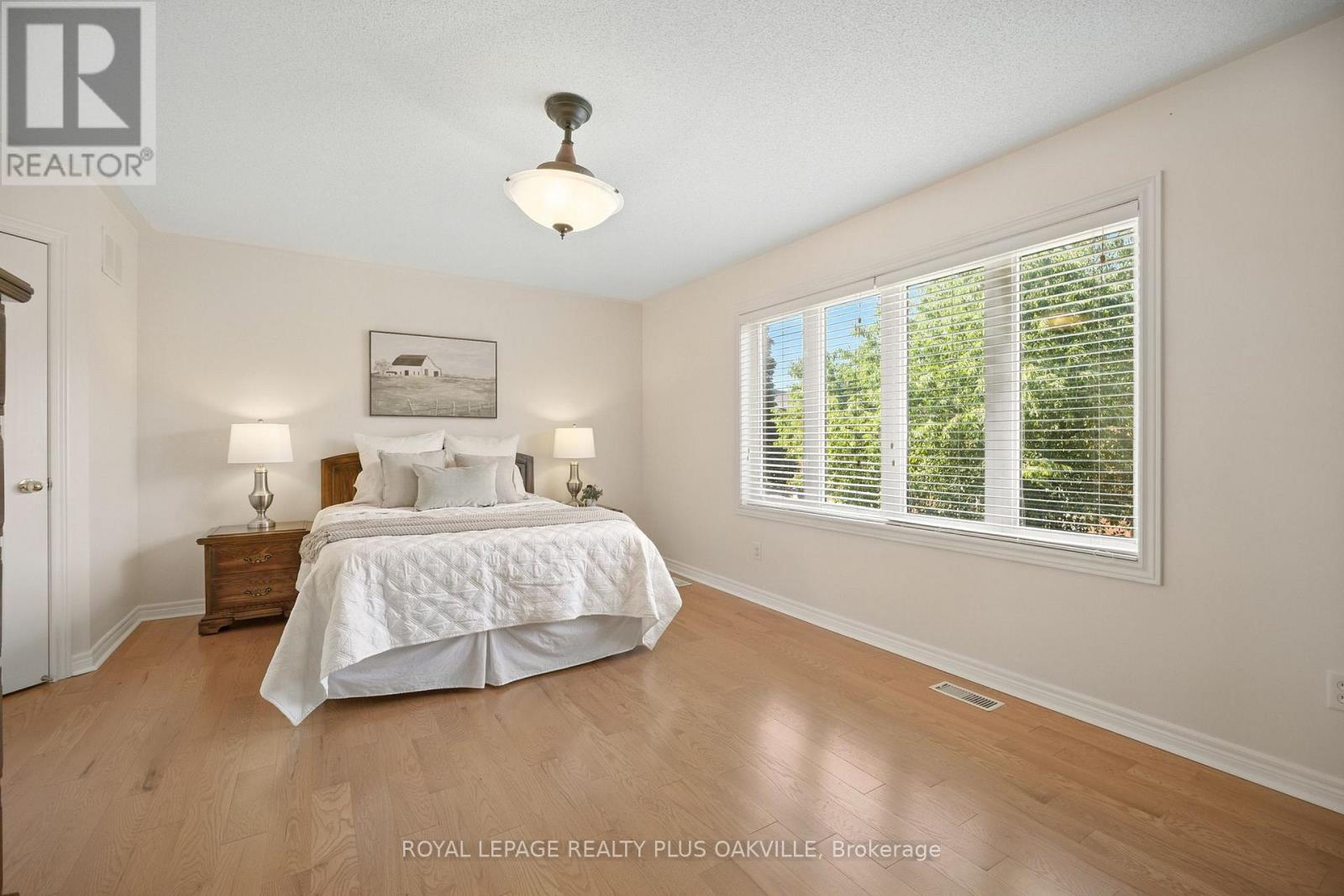 Photo 1 of 2272 Overfield Road, Oakville ON