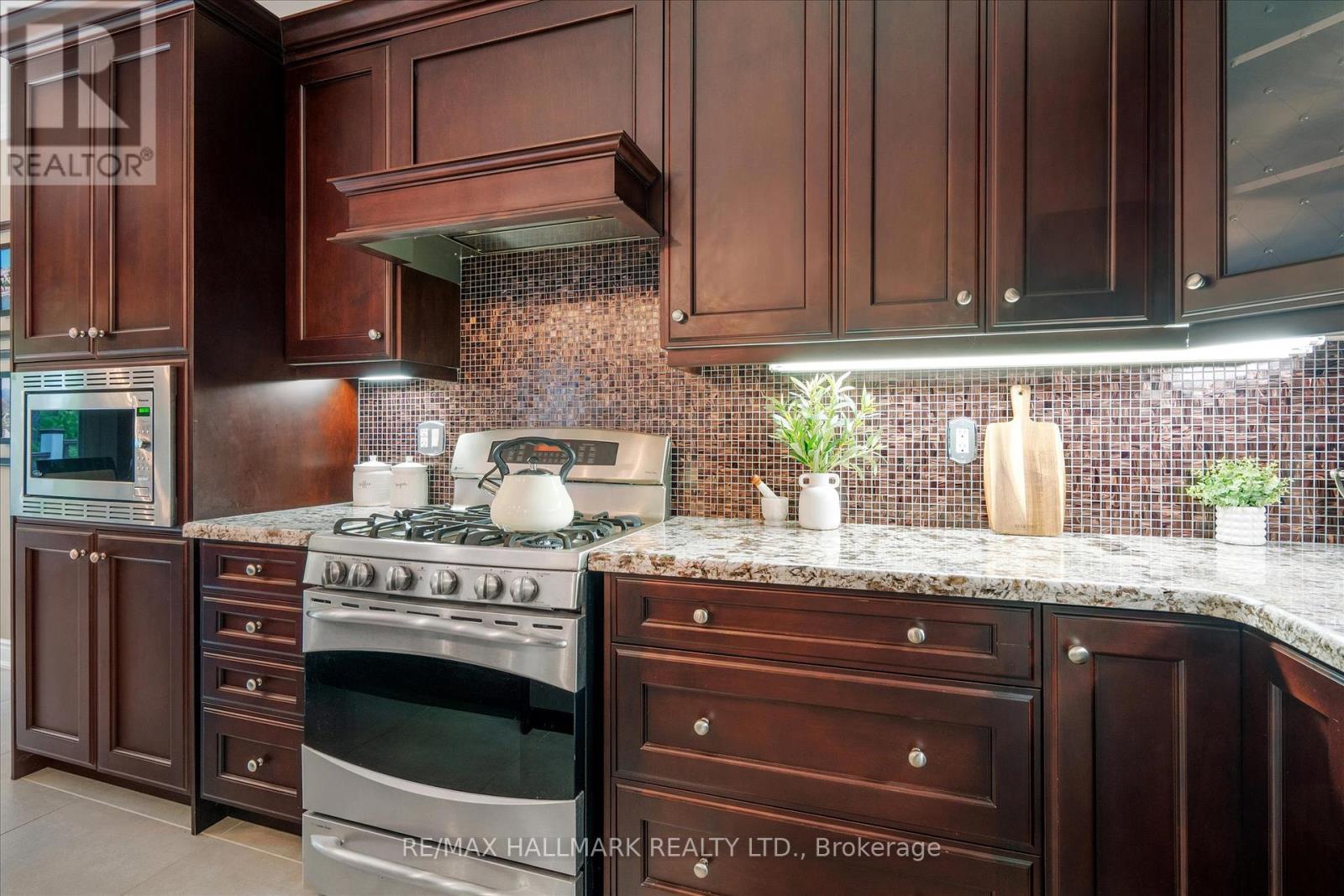 Photo 9 of 24 Diamond Valley Drive, Oromedonte ON