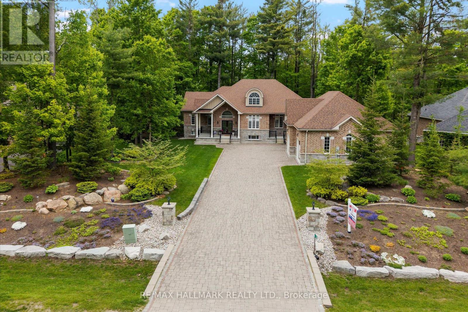 Photo 3 of 24 Diamond Valley Drive, Oromedonte ON