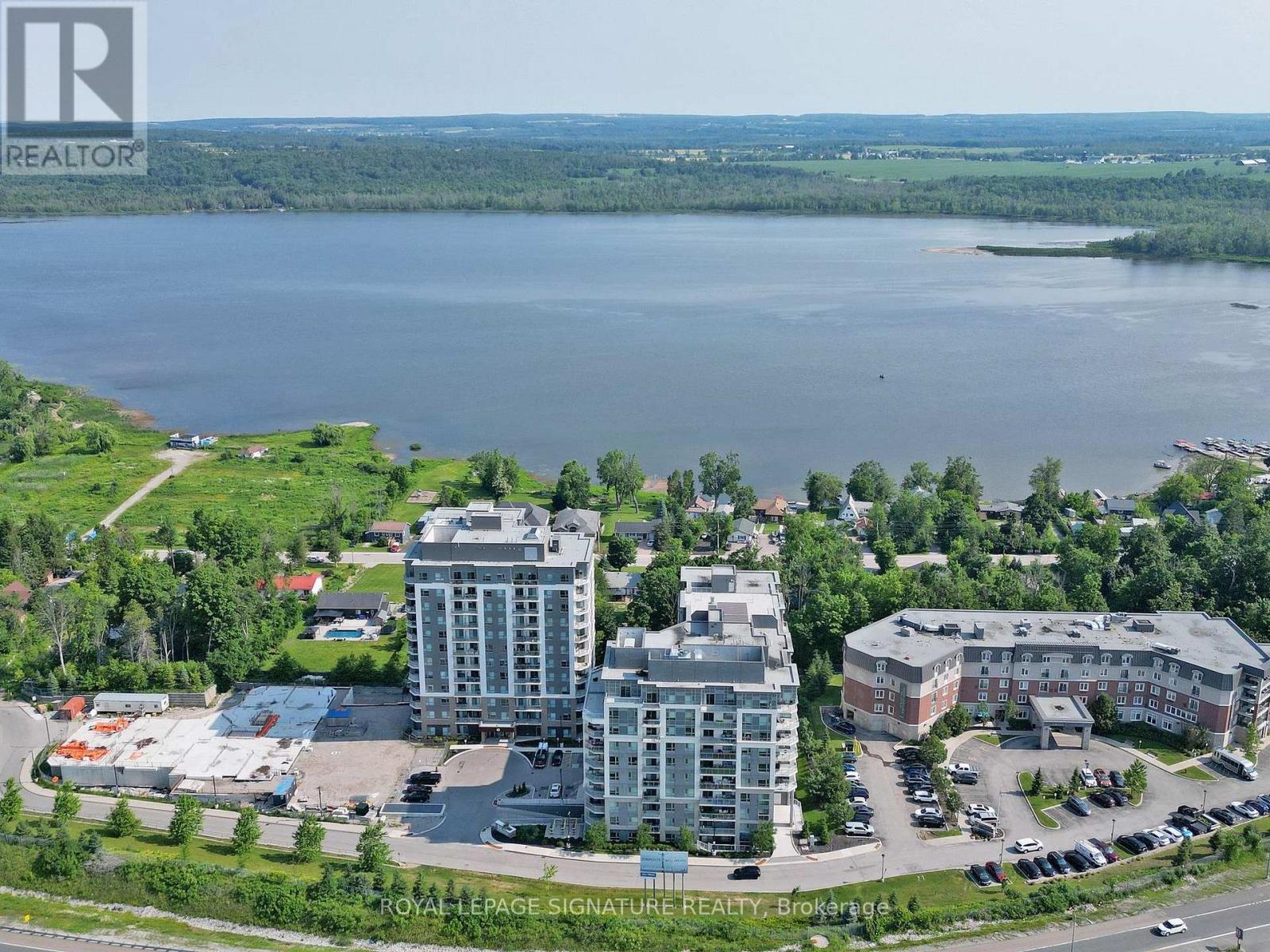 Photo 3 of 703 58 Lakeside Terrace, Barrie ON