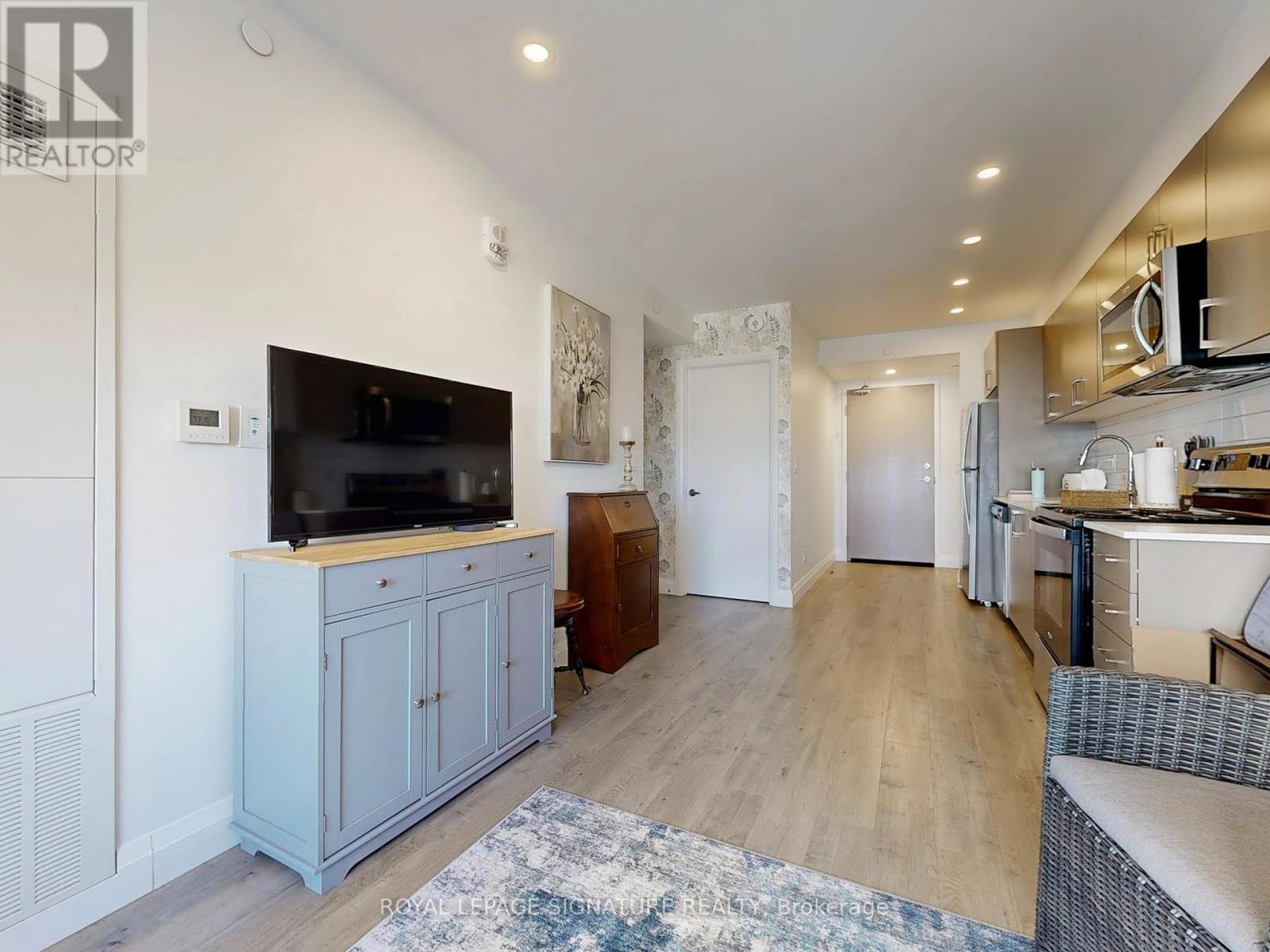 Photo 14 of 703 58 Lakeside Terrace, Barrie ON