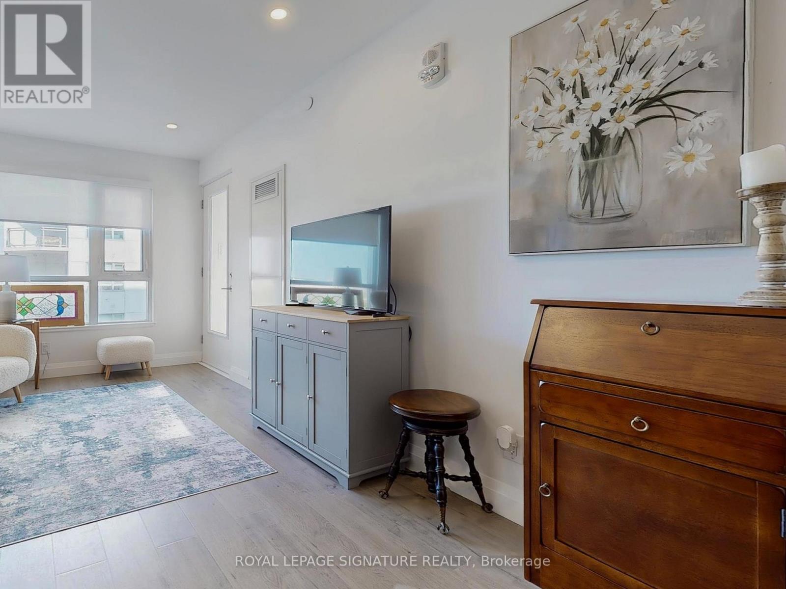 Photo 6 of 703 58 Lakeside Terrace, Barrie ON