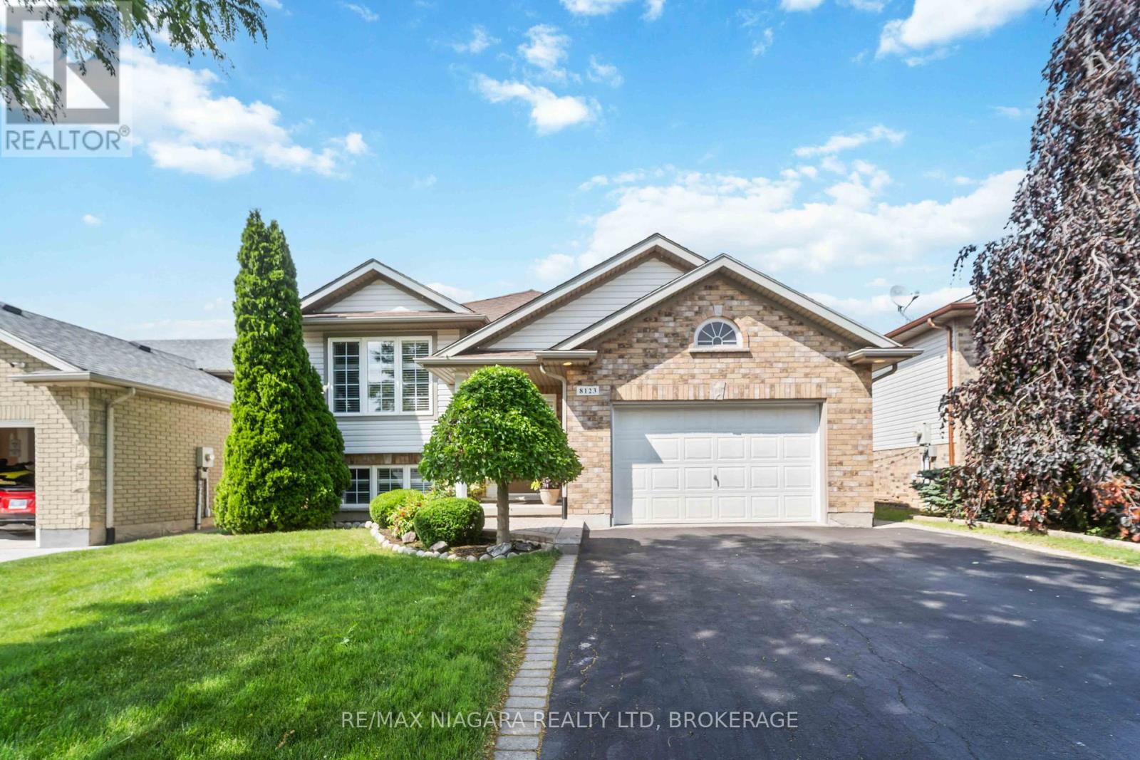 Photo 8 of 8123 Beaver Glen Drive, Niagara Falls ON