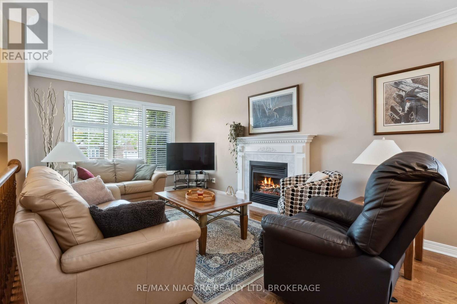 Photo 7 of 8123 Beaver Glen Drive, Niagara Falls ON