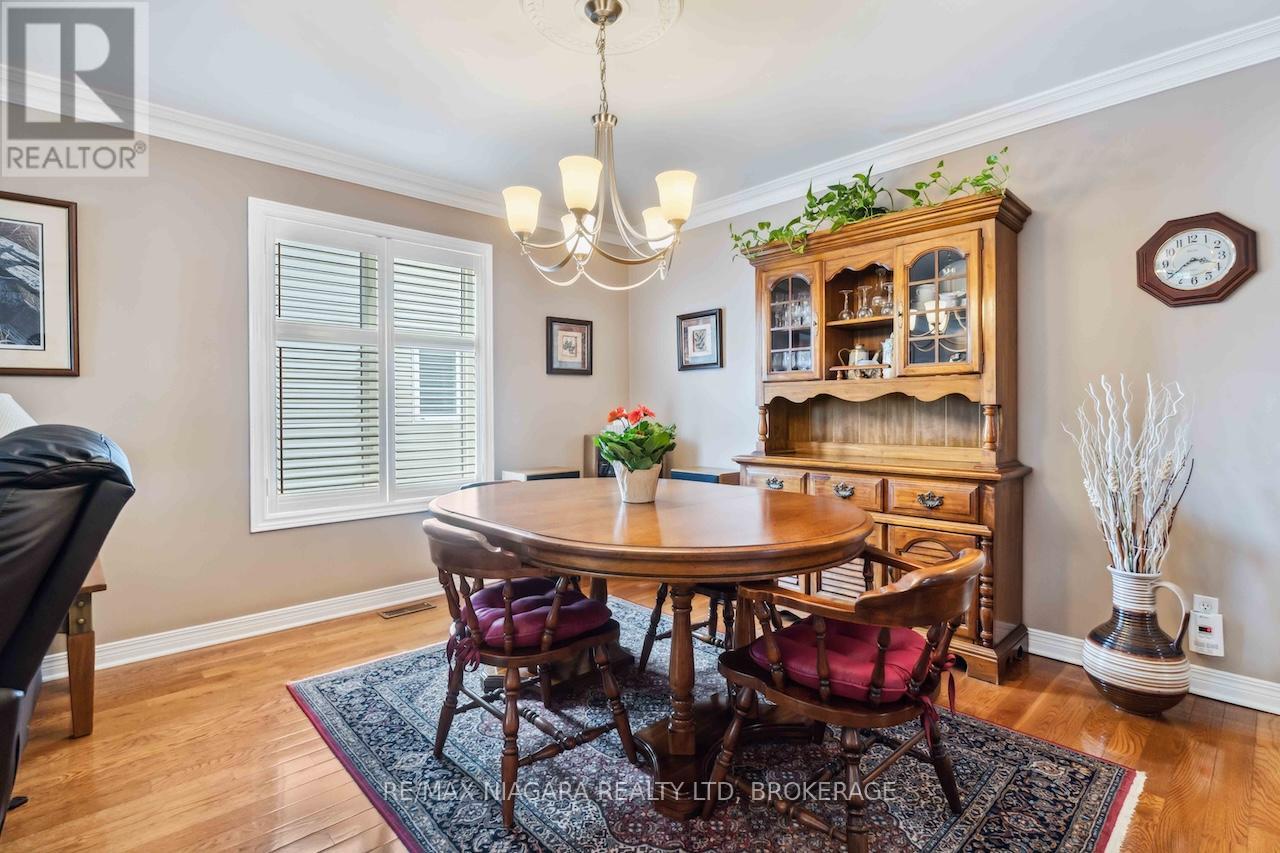 Photo 17 of 8123 Beaver Glen Drive, Niagara Falls ON