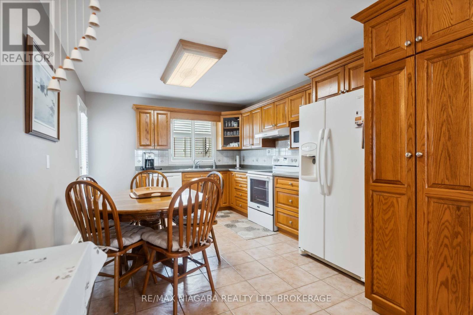 Photo 19 of 8123 Beaver Glen Drive, Niagara Falls ON