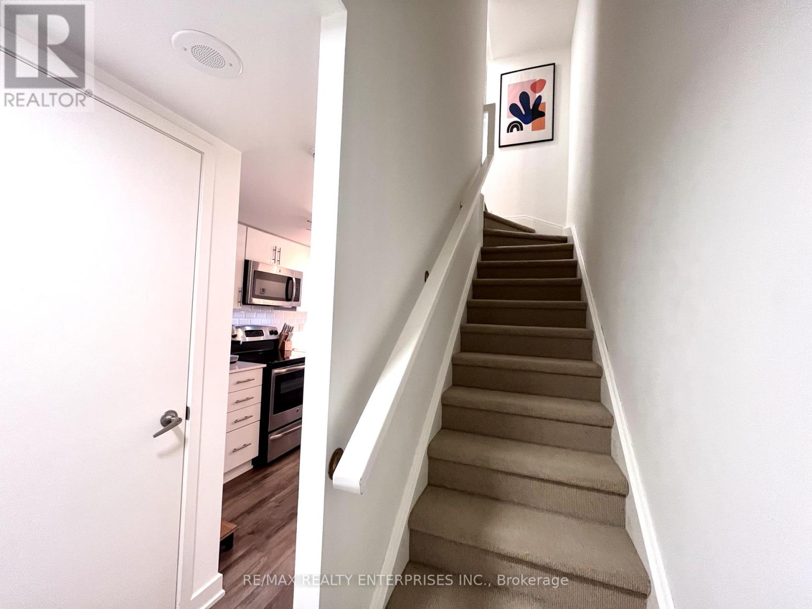 Photo 19 of Th 1 11 Superior Avenue, Toronto ON