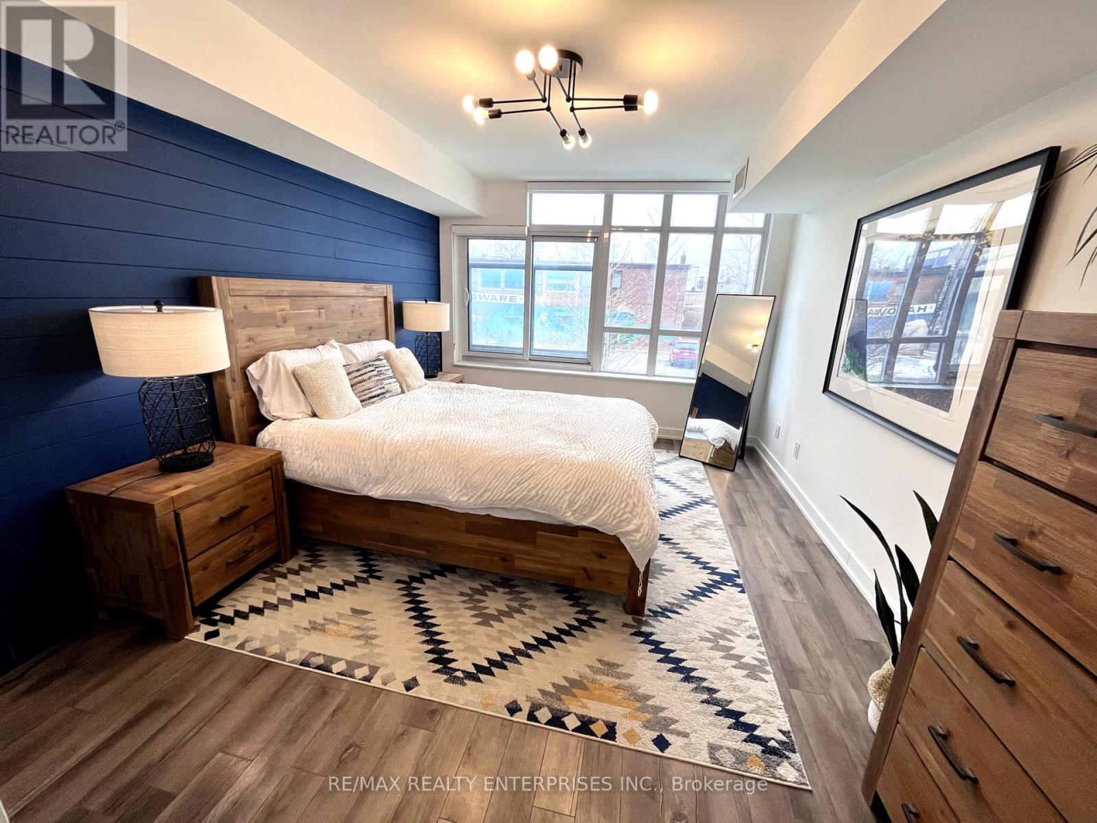Photo 17 of Th 1 11 Superior Avenue, Toronto ON