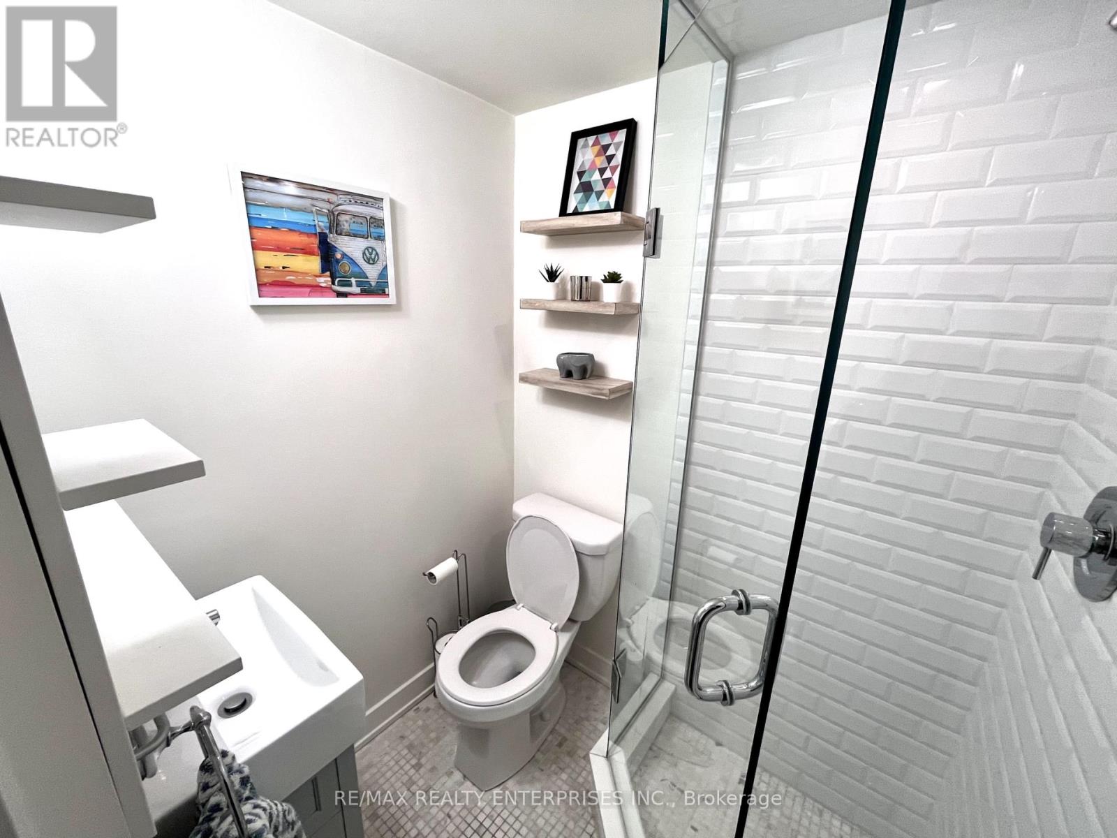 Photo 21 of Th 1 11 Superior Avenue, Toronto ON
