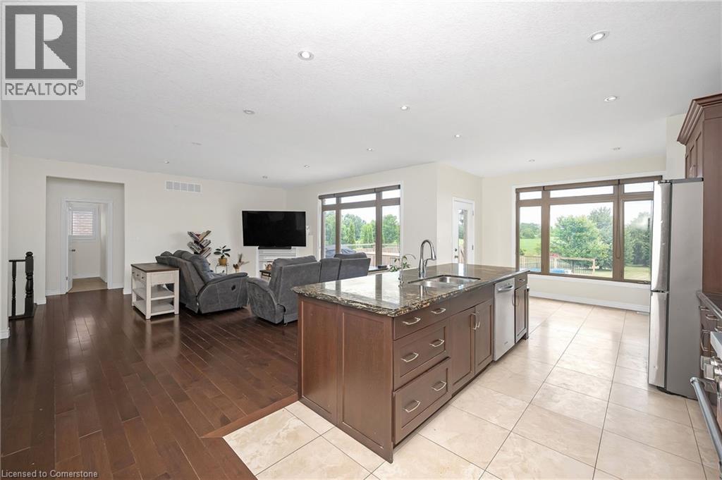 Photo 6 of 628 Mt Pleasant Road, Brantford ON