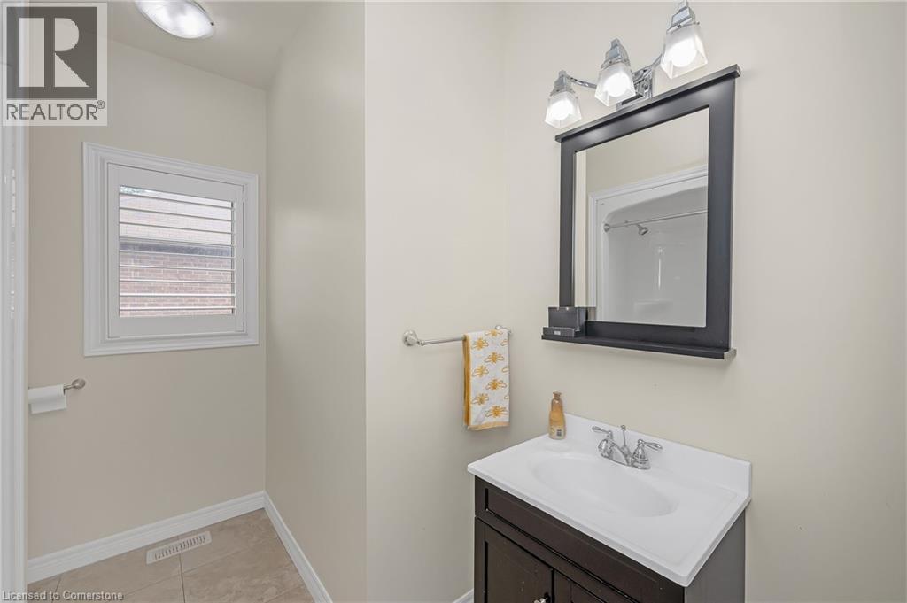 Photo 21 of 628 Mt Pleasant Road, Brantford ON