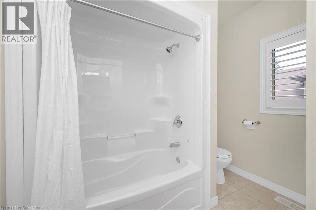 Photo 9 of 628 Mt Pleasant Road, Brantford ON