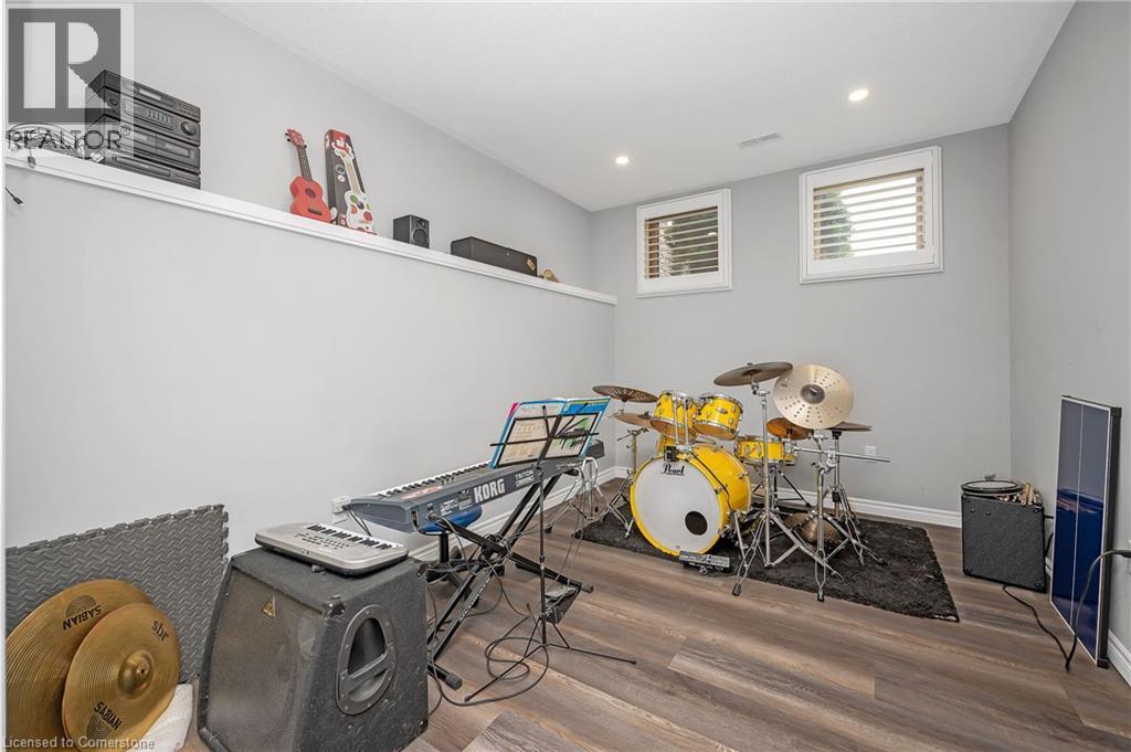 Photo 41 of 628 Mt Pleasant Road, Brantford ON