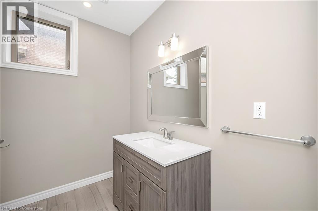 Photo 14 of 628 Mt Pleasant Road, Brantford ON